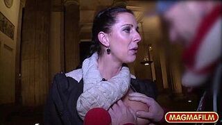 Грудастая милфа-порнозвезда на хуе в любительском видео - порно видео