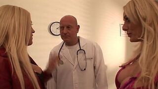 Секс втроем с: Стейси Саран, Синди Бер, Полом Блэком - порно видео